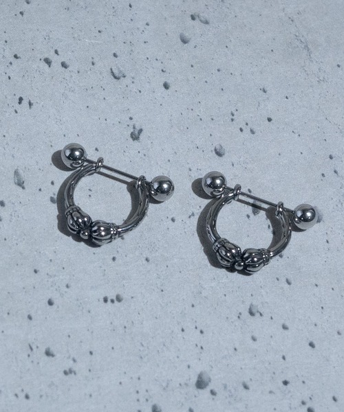 JOHN'S CLOSET(ジョンズクローゼット)の「【40】バリエーションピアス 〔両耳用/2個セット〕(ピアス(両耳用)・メンズ・シルバー系その他/シルバー系その他2/シルバー系その他3/シルバー系その他4/シルバー系その他5/シルバー系その他6/シルバー系その他7/シルバー/シルバー系・FREE)」の1枚目の写真