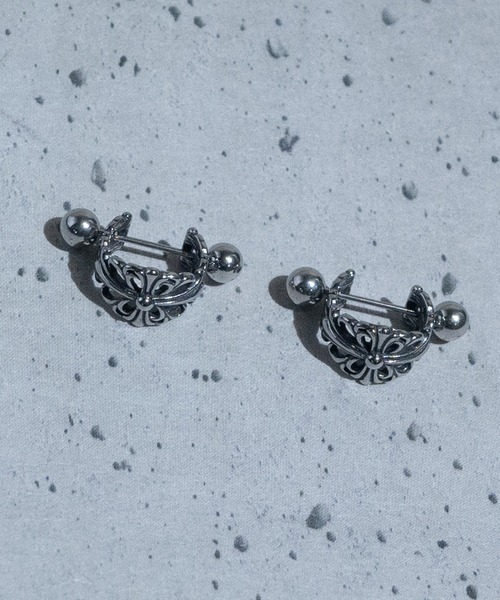 JOHN'S CLOSET(ジョンズクローゼット)の「【40】バリエーションピアス 〔両耳用/2個セット〕(ピアス(両耳用)・メンズ・シルバー系その他/シルバー系その他2/シルバー系その他3/シルバー系その他4/シルバー系その他5/シルバー系その他6/シルバー系その他7/シルバー/シルバー系・FREE)」の5枚目の写真