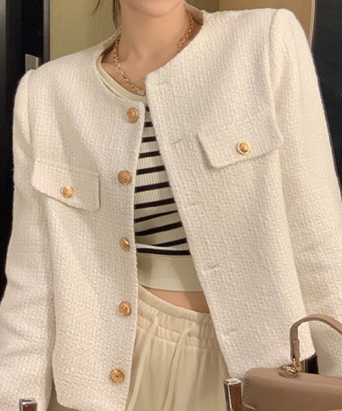 Chick（チック）の「ゴールドボタンショート丈ジャケット（ノーカラー