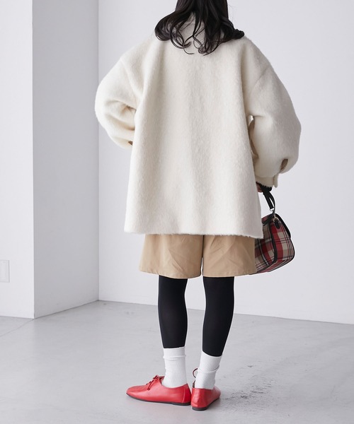 BONLECILL（ボンルシール）の「シャギーメルトンミドル丈コート（チェスターコート・レディース・アイボリー/チャコールグレー・FREE）」の8枚目の写真