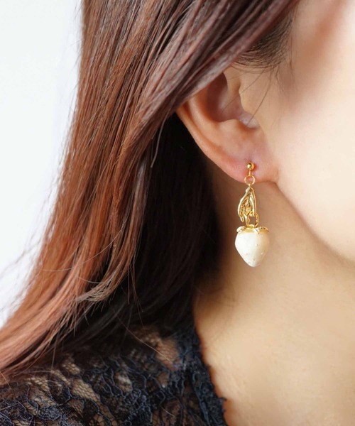 CERCA(チェルカ)の「jolie minette/もぎたて いちご狩り ゴールド ピアス(ピアス(両耳用)・レディース・ブラック/ベージュ/ブラウン/クリア・FREE)」の7枚目の写真