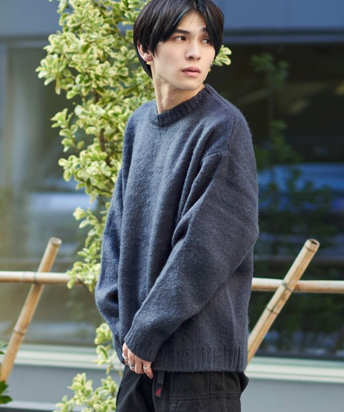 ADPOSION(アドポーション)の「モヘアタッチクルーネックニット(ニット/セーター・メンズ・グリーン/ブルー/マスタード/チャコールグレー/グレー/レッド/ブラック/ブラック系1/レッド系1/ブルー系1・LARGE/MEDIUM)」の12枚目の写真