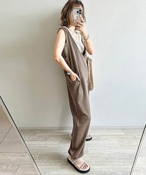 AMELY（エミリー）の「2Wayワッフルサロペット（サロペット/オーバーオール・レディース・ブラウン/オフホワイト/カーキ/ブラック/グレー/チャコールグレー/ブルー/ベージュ系・C/M/L）」の14枚目の写真