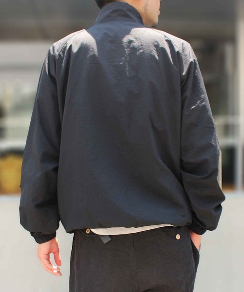 United Athle（ユナイテッドアスレ）の「【UNITED ATHLE】ユナイテッドアスレ コットンライク ナイロン トレーニング ジャケット（裏地付） 7220（ナイロンジャケット・メンズ・ブラック/ネイビー/ヘザーグレー/チャコールグレー・M/L/XL）」の7枚目の写真