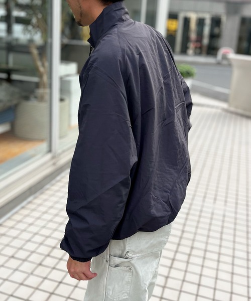 United Athle（ユナイテッドアスレ）の「【UNITED ATHLE】ユナイテッドアスレ コットンライク ナイロン トレーニング ジャケット（裏地付） 7220（ナイロンジャケット・メンズ・ブラック/ネイビー/ヘザーグレー/チャコールグレー・M/L/XL）」の18枚目の写真