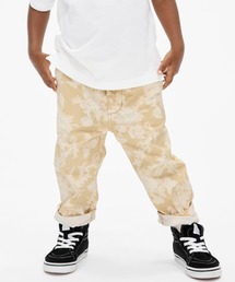 GAP（ギャップ）の「Gap × Loveshackfancy フローラル プリーツカーキパンツ (幼児)（チノパンツ・キッズ）」