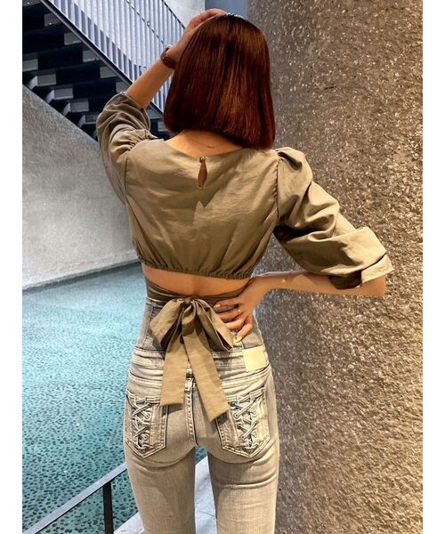 GYDA(ジェイダ)の「BACKリボン スクエアネック BL(シャツ/ブラウス・レディース・ブラック/オリーブ/オフホワイト・FREE)」の10枚目の写真