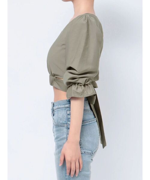 GYDA(ジェイダ)の「BACKリボン スクエアネック BL(シャツ/ブラウス・レディース・ブラック/オリーブ/オフホワイト・FREE)」の5枚目の写真
