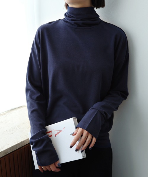 evernavy（エバーネイビー）の「メリノクレープジャージー調タートルネックトップス（Tシャツ/カットソー・レディース・モカ/ブラック/オフホワイト/ネイビー・M）」の4枚目の写真