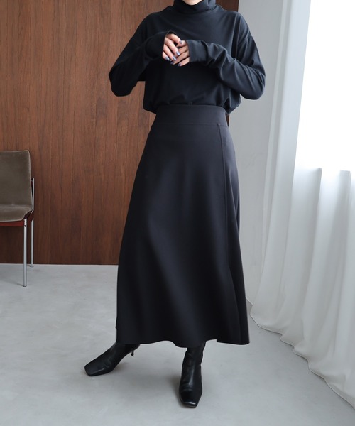 evernavy（エバーネイビー）の「メリノクレープジャージー調タートルネックトップス（Tシャツ/カットソー・レディース・モカ/ブラック/オフホワイト/ネイビー・M）」の16枚目の写真