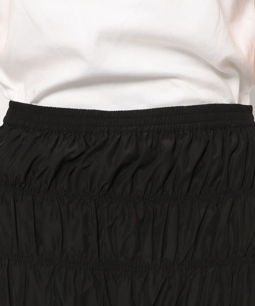 LOWRYS FARM（ローリーズファーム）の「シャーリングフレアスカート　982537（スカート・レディース・ブラック/カーキ/アイボリー・FREE）」の11枚目の写真