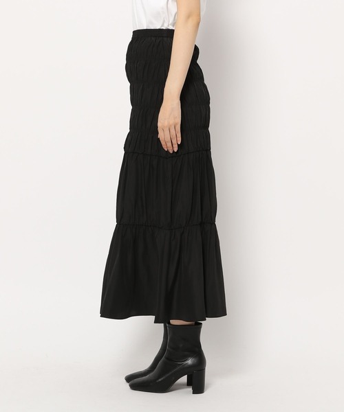 LOWRYS FARM（ローリーズファーム）の「シャーリングフレアスカート　982537（スカート・レディース・ブラック/カーキ/アイボリー・FREE）」の16枚目の写真
