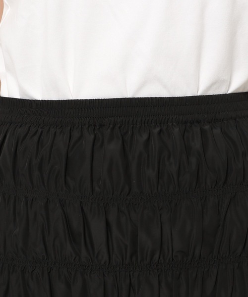LOWRYS FARM（ローリーズファーム）の「シャーリングフレアスカート　982537（スカート・レディース・ブラック/カーキ/アイボリー・FREE）」の18枚目の写真