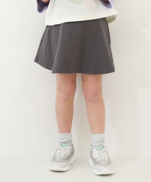 devirock(デビロック)の「【両側ポケット付き】1分丈 無地スカッツ(スカート・キッズ・グレー系1/ピンク系7/ブラック/ブルーグレー/ブルー系6/パープル系3/スモークピンク/グリーン系その他2/ピンク系6/チャコール/オレンジ系2/イエロー系1・80cm/90cm/100cm/110cm/120cm/130cm/140cm/150cm/160cm)」の3枚目の写真