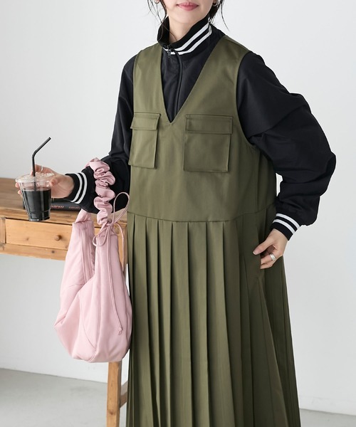 BONLECILL（ボンルシール）の「フロントポケットプリーツチノジャンパースカート（ジャンパースカート・レディース・カーキ/ブラック/ベージュ/ネイビー・FREE）」の3枚目の写真