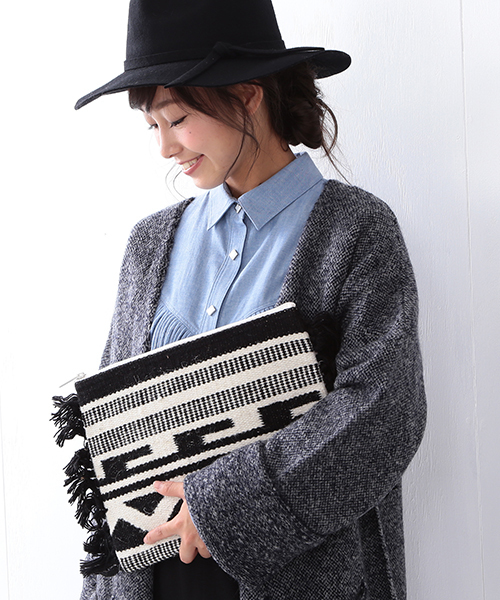 Lilas Campbell（リラキャンベル）の「Lilas Campbell / ウール ジオメトリー クラッチバッグ（クラッチバッグ・レディース・ブラック/ベージュ・ONE SIZE）」の9枚目の写真