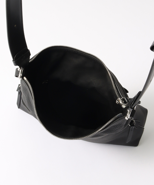 Maison Margiela（メゾンマルジェラ）の「【MAISON MARGIELA / メゾン マルジェラ】5AC Mini Shoulder Bag（ショルダーバッグ・メンズ・ブラック・FREE）」の10枚目の写真