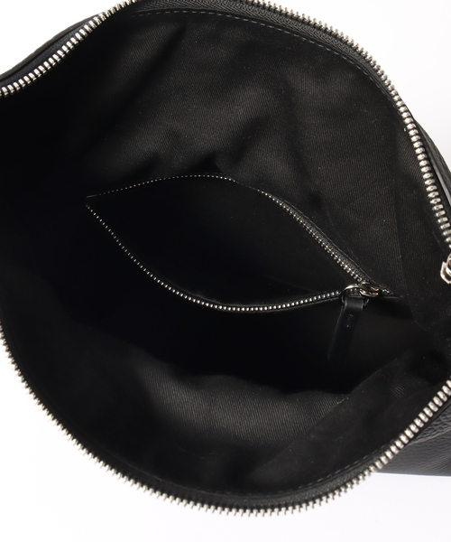 Maison Margiela（メゾンマルジェラ）の「【MAISON MARGIELA / メゾン マルジェラ】5AC Mini Shoulder Bag（ショルダーバッグ・メンズ・ブラック・FREE）」の2枚目の写真