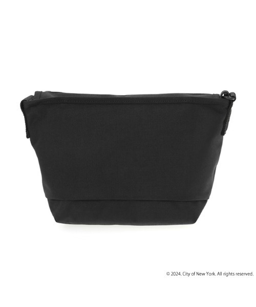 Manhattan Portage(マンハッタンポーテージ)の「Nylon Messenger Bag JR Flap Zipper Pocket NEW YORK CITY(メッセンジャーバッグ・メンズ・ブラック・SMALL)」の5枚目の写真