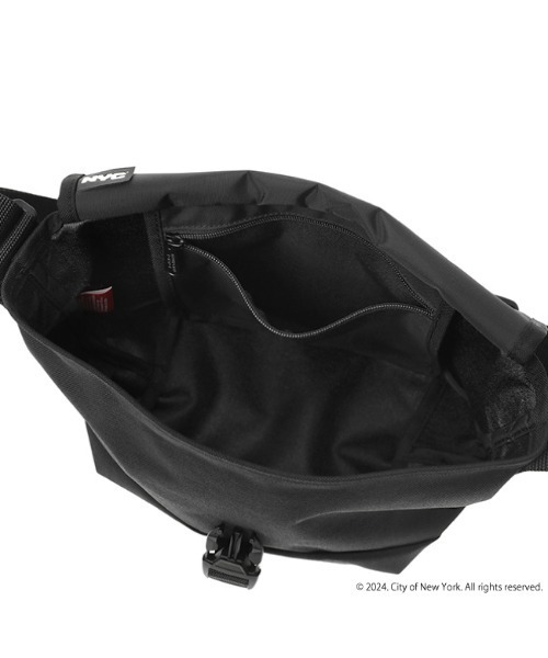Manhattan Portage(マンハッタンポーテージ)の「Nylon Messenger Bag JR Flap Zipper Pocket NEW YORK CITY(メッセンジャーバッグ・メンズ・ブラック・SMALL)」の10枚目の写真