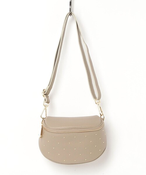 AULENTTI（オウレンティ）の「【AULENTTI/オーレンティ】スタッズボディポシェット（ショルダーバッグ・レディース・ベージュ/ブラック・FREE）」の8枚目の写真