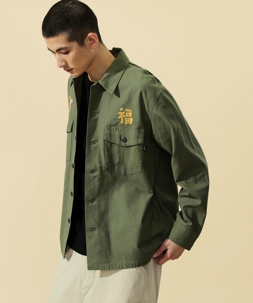 Alpha Industries（アルファインダストリーズ）の「ユーティリティシャツ/ベトジャン刺繍 長袖（VIETNAM）（シャツ/ブラウス・メンズ・ブラック/オリーブ/グレー・MEDIUM/LARGE/X-LARGE）」の4枚目の写真