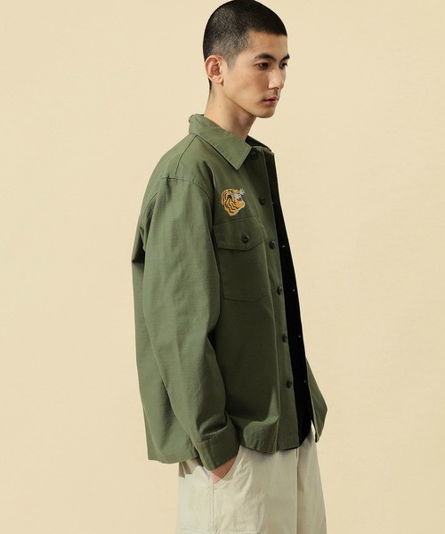 Alpha Industries（アルファインダストリーズ）の「ユーティリティシャツ/ベトジャン刺繍 長袖（VIETNAM）（シャツ/ブラウス・メンズ・ブラック/オリーブ/グレー・MEDIUM/LARGE/X-LARGE）」の5枚目の写真