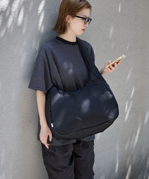 バッグ meltum SOFT SHELL MESSENGER BAG BLACK SOFT SHELL MESSENGER BAG