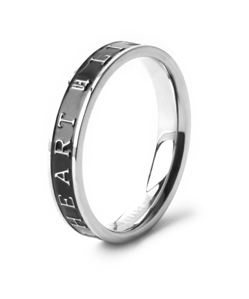 LION HEART（ライオンハート）の「【限定展開】“LH-1”LION HEARTロゴリング/サージカルステンレス（金属アレルギー対応）【LION HEART / ライオンハート】（リング・メンズ・シルバー×ブラック・21号/19号/17号/15号/13号）」の2枚目の写真