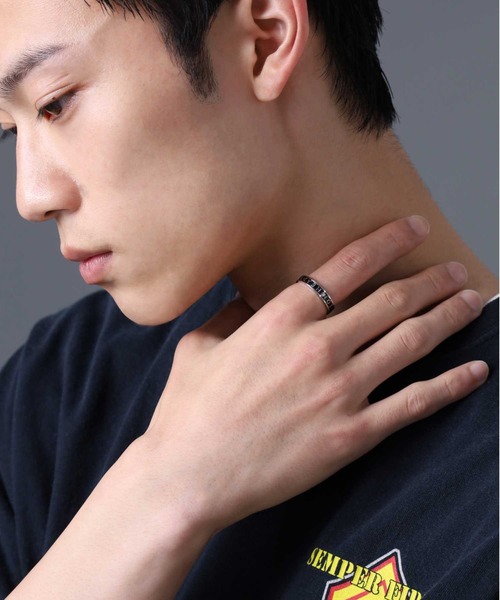 LION HEART（ライオンハート）の「【限定展開】“LH-1”LION HEARTロゴリング/サージカルステンレス（金属アレルギー対応）【LION HEART / ライオンハート】（リング・メンズ・シルバー×ブラック・21号/19号/17号/15号/13号）」の11枚目の写真