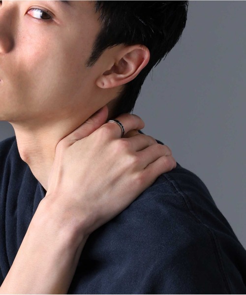 LION HEART（ライオンハート）の「【限定展開】“LH-1”LION HEARTロゴリング/サージカルステンレス（金属アレルギー対応）【LION HEART / ライオンハート】（リング・メンズ・シルバー×ブラック・21号/19号/17号/15号/13号）」の12枚目の写真