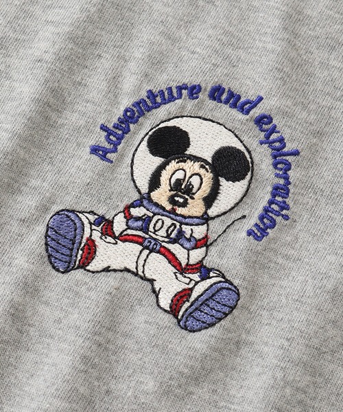 Disney(ディズニー)の「【Disney/ディズニー】アートワークデザイン ワイド半袖クルーネックTシャツ(Tシャツ/カットソー・レディース・ネイビー/グレー/イエロー/杢グレー・M/L)」の16枚目の写真