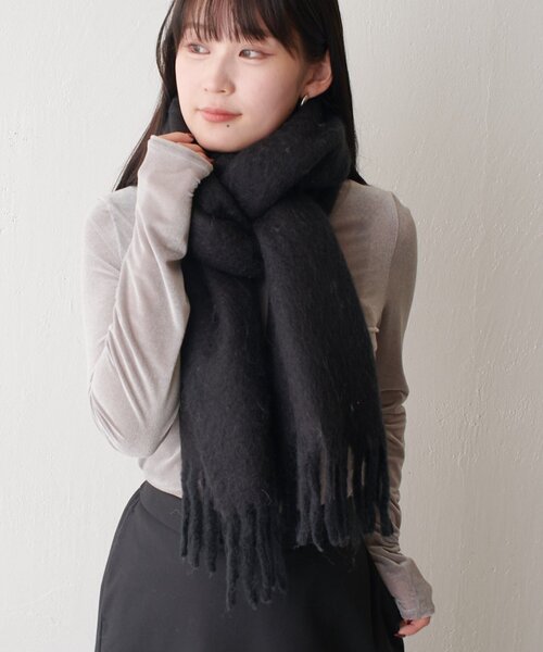 Lui's（ルイス）の「カラーブークレーマフラー（マフラー・レディース・ブルー/イエロー/ブラック・FREE）」の6枚目の写真