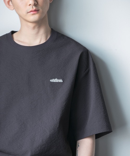 THOUSAND MILE（サウザンドマイル）の「『別注』THOUSAND MILE×UR　WASHER CODE T-SHIRTS（Tシャツ/カットソー・メンズ・モカ/チャコールグレー/ブラック・SMALL/MEDIUM/LARGE/X-LARGE）」の4枚目の写真