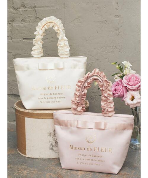 Maison de FLEUR（メゾンドフルール）の「ブランドロゴフリルハンドルトートSバッグ（トートバッグ・レディース・アイボリー/ピンクベージュ/ブラック・FREE）」の18枚目の写真