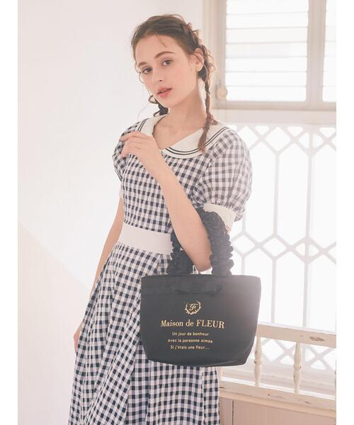 Maison de FLEUR（メゾンドフルール）の「ブランドロゴフリルハンドルトートSバッグ（トートバッグ・レディース・アイボリー/ピンクベージュ/ブラック・FREE）」の16枚目の写真