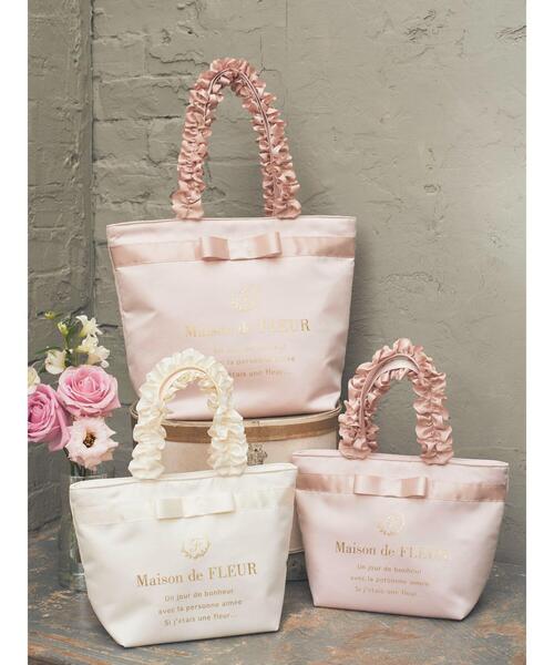 Maison de FLEUR（メゾンドフルール）の「ブランドロゴフリルハンドルトートSバッグ（トートバッグ・レディース・アイボリー/ピンクベージュ/ブラック・FREE）」の11枚目の写真