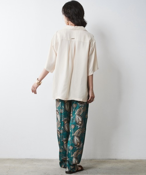 CHIC STYLE(シックスタイル)の「<大きいサイズ>アウトポケットソフトシャツ シックスタイル(シャツ/ブラウス・レディース・ブラック/ベージュ/モカ・LL/3L/4L/5L/L)」の17枚目の写真