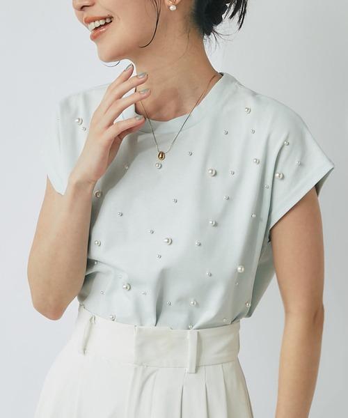 La boutique BonBon(ラブティックボンボン)の「パールフレンチカットソー(Tシャツ/カットソー・レディース・オフホワイト/ブラック/スカイブルー・FREE)」の3枚目の写真