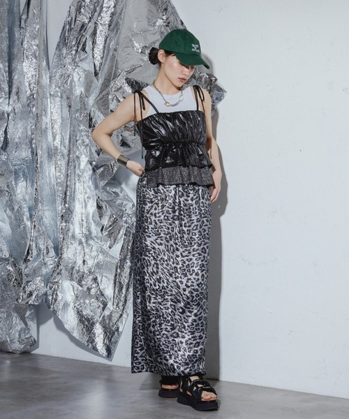 Ezick ANNONIM（エジックアノニム）の「Glossy satin グリッターコンビビスチェ（キャミソール・レディース・ブラック/シルバー・FREE）」の6枚目の写真