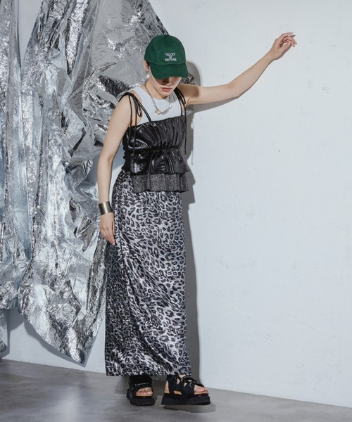 Ezick ANNONIM（エジックアノニム）の「Glossy satin グリッターコンビビスチェ（キャミソール・レディース・ブラック/シルバー・FREE）」の7枚目の写真