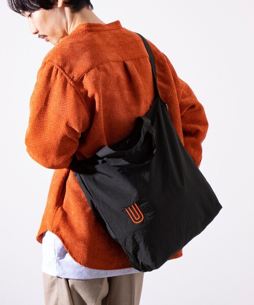 UNIVERSAL OVERALL(ユニバーサルオーバーオール)の「【UNIVERSAL OVERALL】ウィンクルナイロン 2WAY ショルダーバッグ 15L(ショルダーバッグ・メンズ・グレー/チャコールグレー/ブラック/オリーブ/ダークブルー/オレンジ/ホワイト・FREE)」の13枚目の写真
