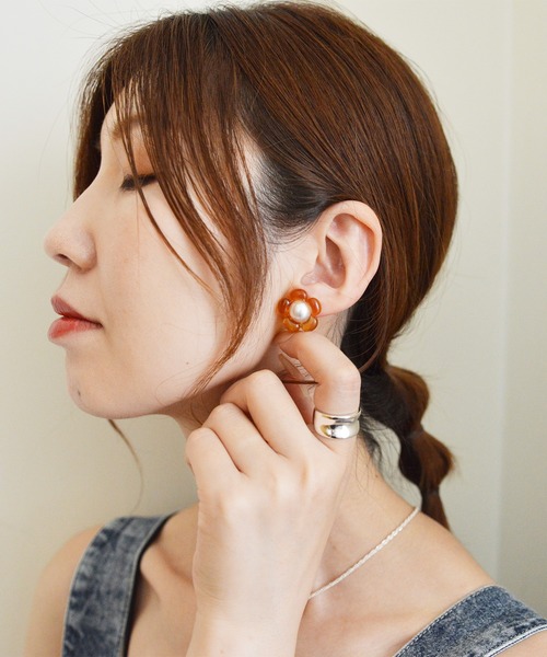 styiro(スタイロ)の「【Silver925ポスト】クリアフラワーパールピアス(ピアス(両耳用)・レディース・パープル/オレンジ/グリーン/クリア・FREE)」の7枚目の写真
