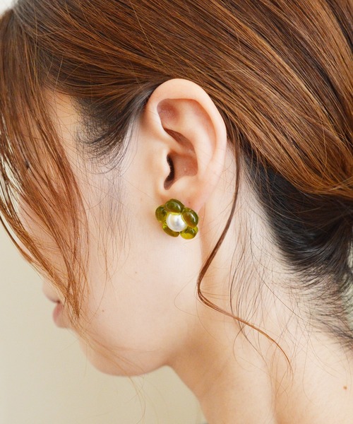 styiro(スタイロ)の「【Silver925ポスト】クリアフラワーパールピアス(ピアス(両耳用)・レディース・パープル/オレンジ/グリーン/クリア・FREE)」の9枚目の写真