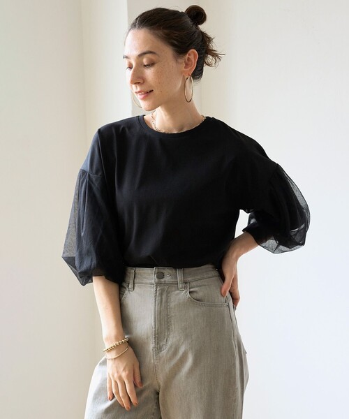 UNFILO(アンフィーロ)の「チュールレイヤード Tシャツ(Tシャツ/カットソー・レディース・ブラック系/カーキ系/ベージュ系・X-LARGE)」の2枚目の写真