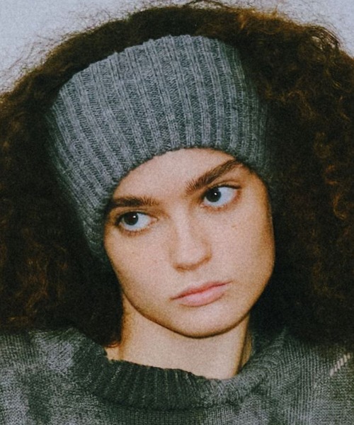 FOREVER 21（フォーエバー トゥエンティーワン）の「リブヘアバンド（ヘアバンド・レディース・ブラック/グレー/オフホワイト・FREE）」の3枚目の写真