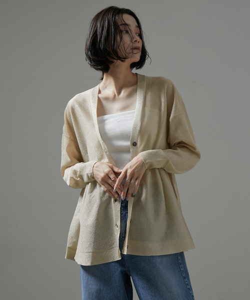 SALON adam et rope'（サロン アダム エ ロペ）の「シアーラメペプラムVネックカーディガン（カーディガン/ボレロ・レディース・ゴールド/ブラック・FREE）」の10枚目の写真