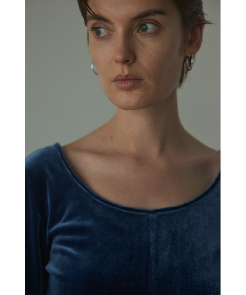 BLACK BY MOUSSY（ブラックバイマウジー）の「2way velour tops（2ウェイベロアトップス)（Tシャツ/カットソー・レディース・ブルー/オレンジ/ブラウン・FREE）」の9枚目の写真