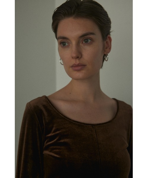 BLACK BY MOUSSY（ブラックバイマウジー）の「2way velour tops（2ウェイベロアトップス)（Tシャツ/カットソー・レディース・ブルー/オレンジ/ブラウン・FREE）」の17枚目の写真