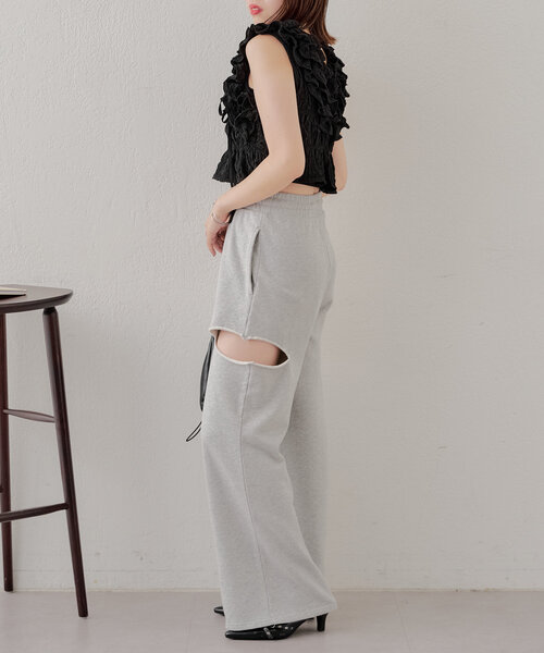 Chico フリルホワイトシャツ Chico（チコ）の「【完売カラー再販/新色追加】フリルペプラム